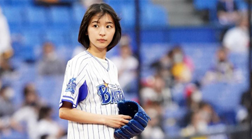 DeNA対ソフトバンク-始球式